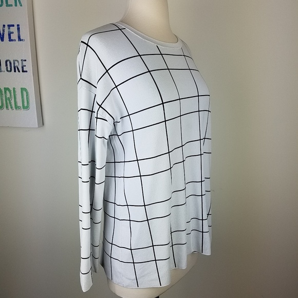 Halogen white and black block pattern top size med - Picture 7 of 7